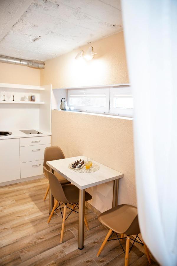 Apartment In Garage With Free Parking Kaunas Esterno foto