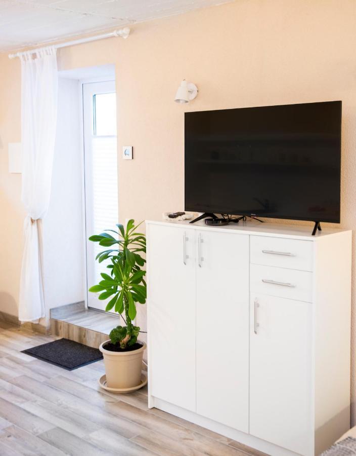 Apartment In Garage With Free Parking Kaunas Esterno foto
