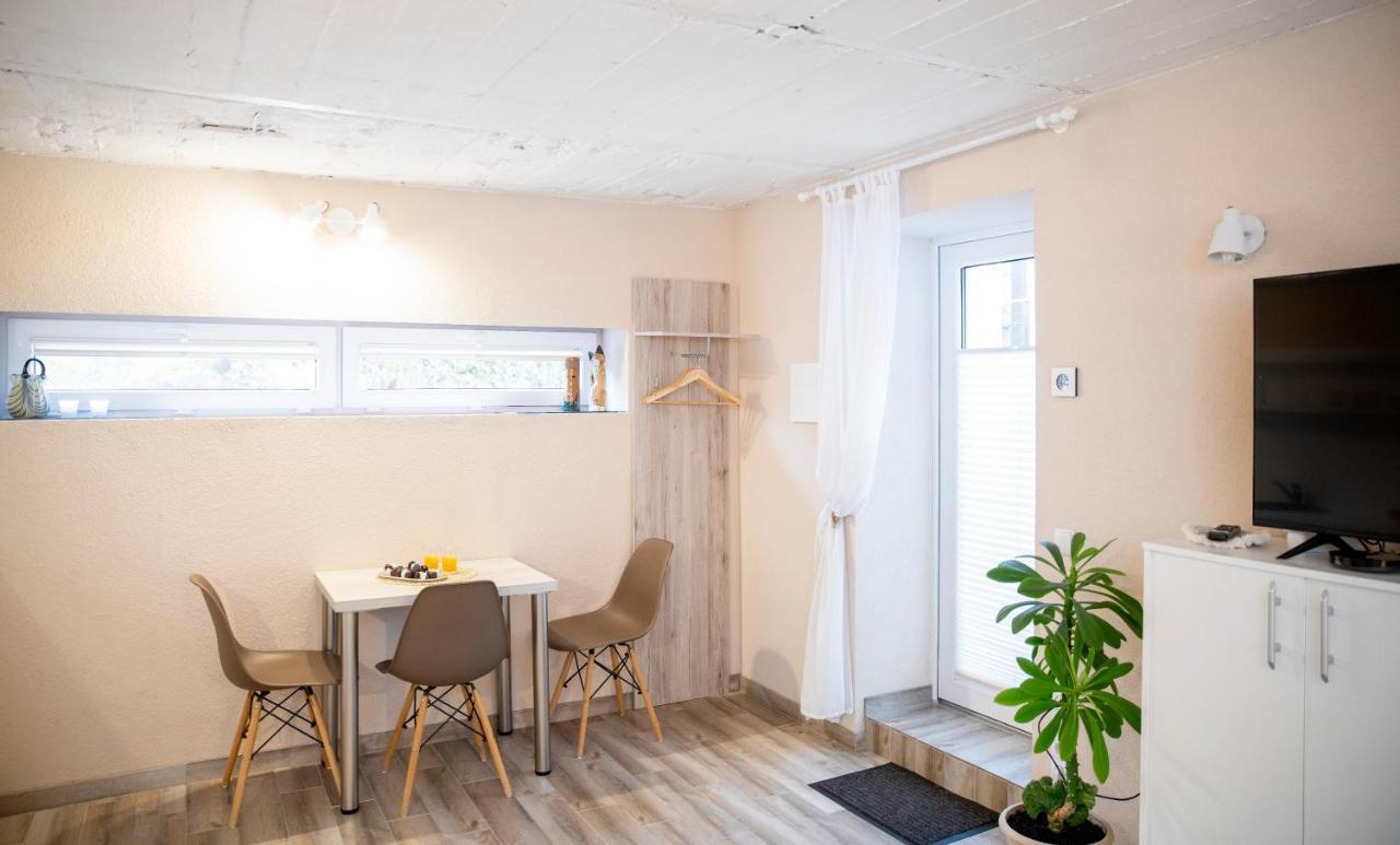 Apartment In Garage With Free Parking Kaunas Esterno foto